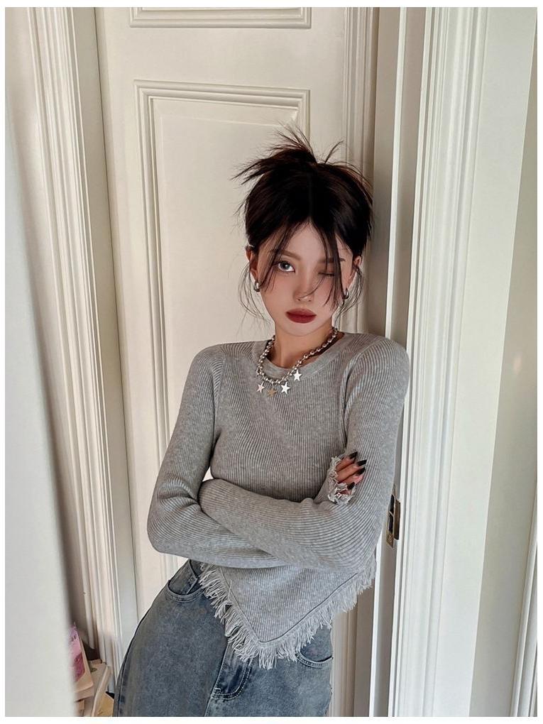 Женский топ с круглым вырезом и длинными рукавами, облегающий покрой, осенне-зимняя модель с кисточками