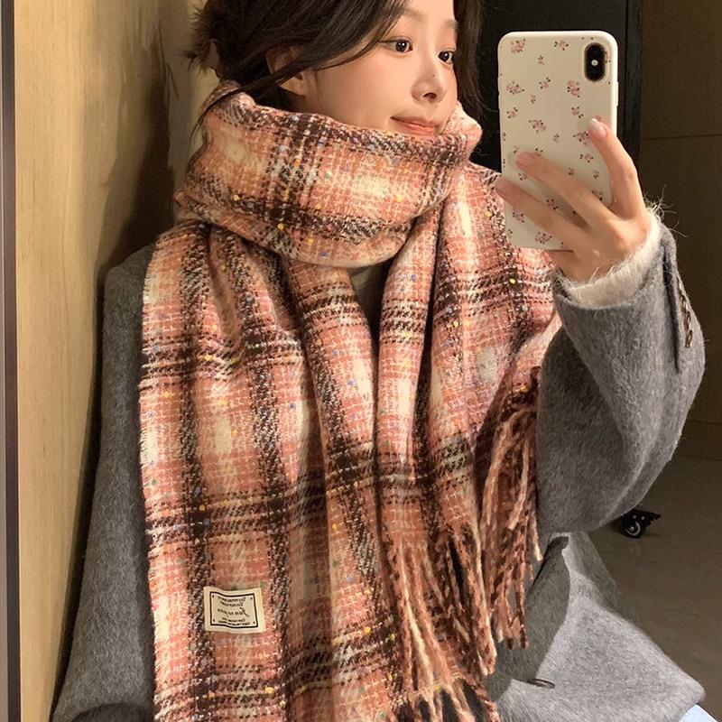Korean version white plaid autumn and winter scarf women's high-end shawl autumn and winter student couple fashion versatile warm scarf