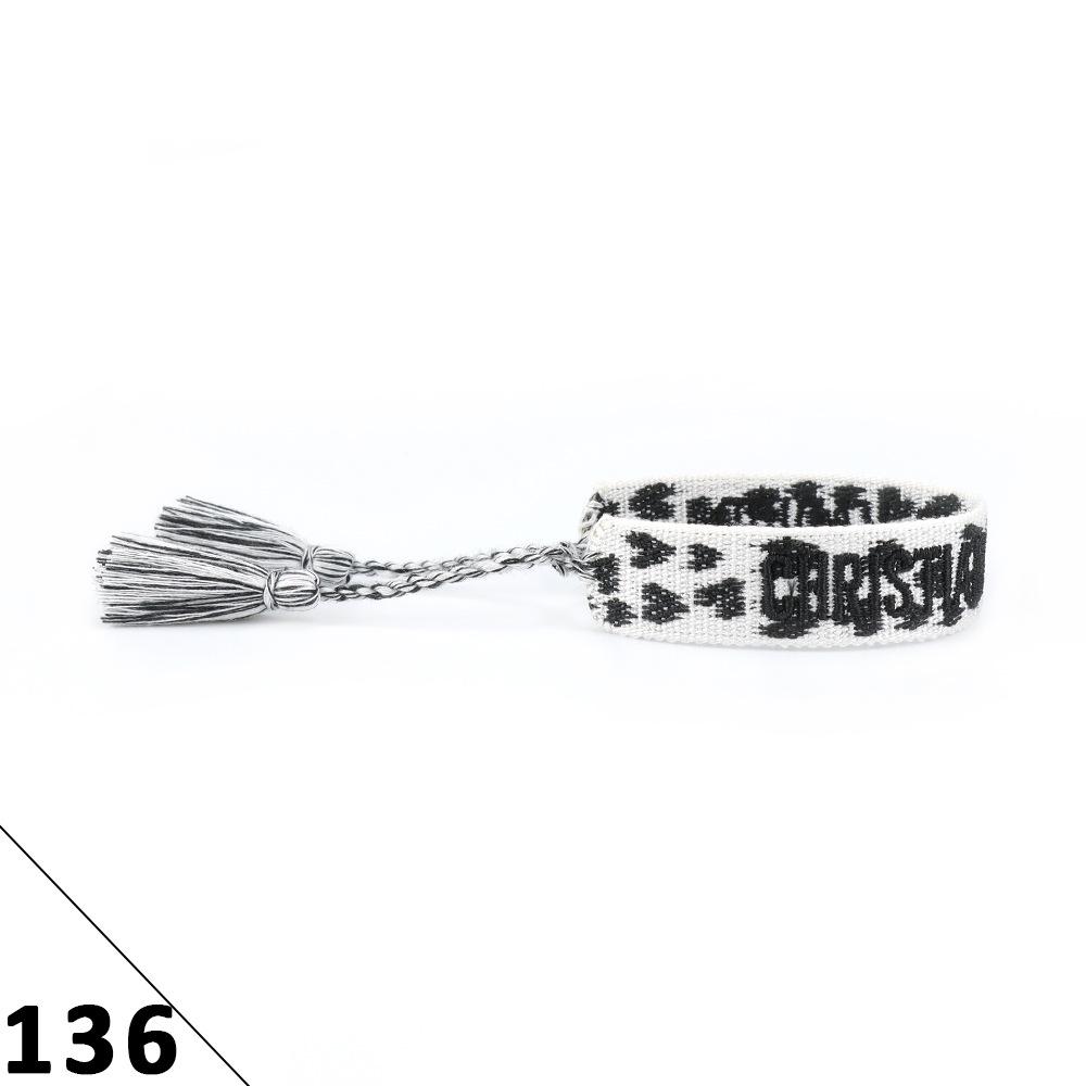 Браслет дружбы ручной работы с вышивкой и кисточками для женщин