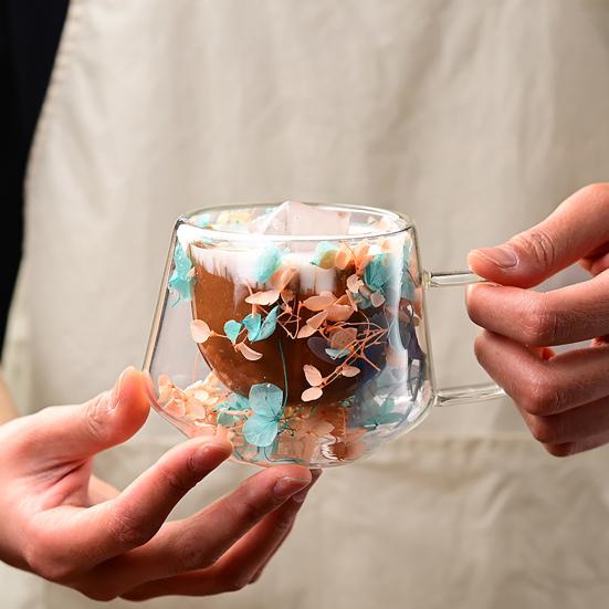 Кружки для кофе с двойными стенками из высокоборосиликатного стекла с красочным лепестковым дизайном