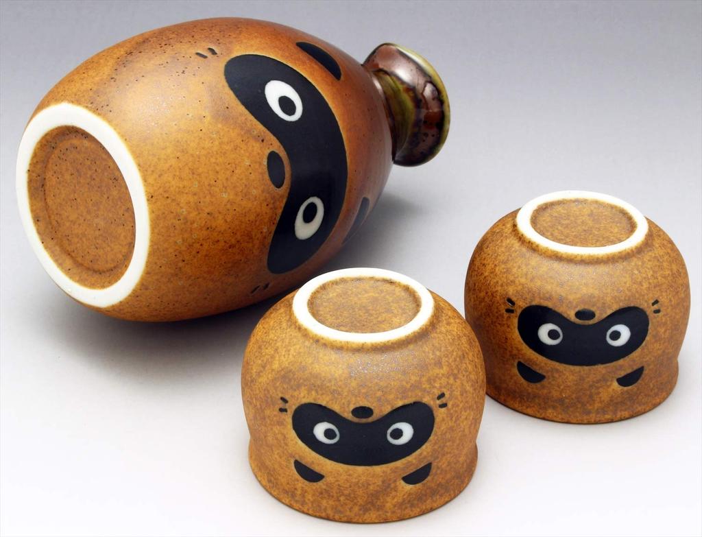 Seto ware Tanuki sake set E-00173