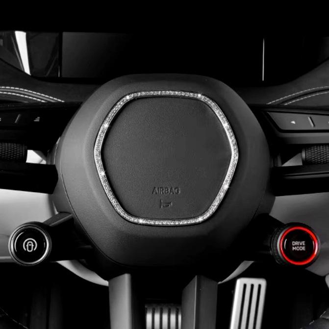 Наклейка со стразами на логотип руля - Стильное украшение салона автомобиля