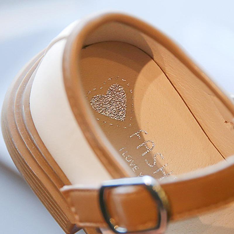 Детская обувь. Маленькая кожаная обувь для девочек. Детская повседневная обувь.