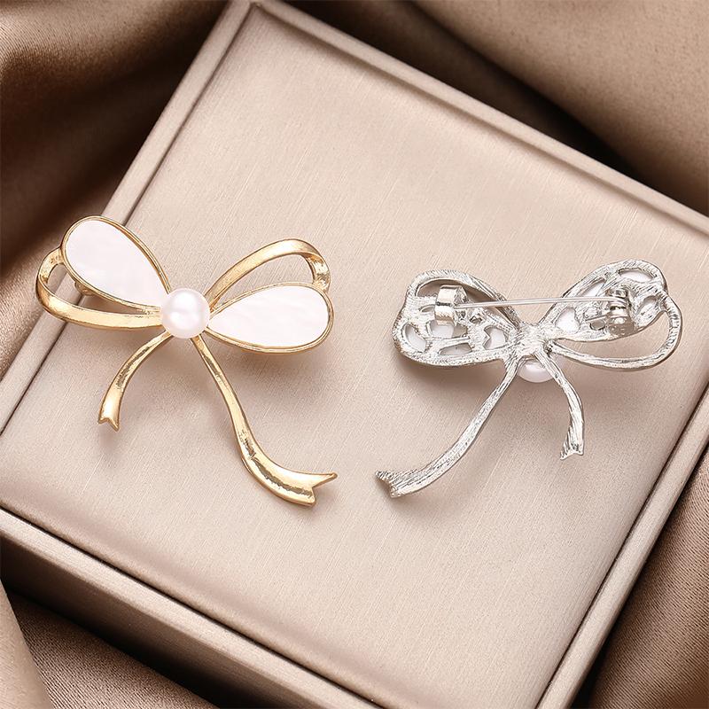 Korean-style Pearl Butterfly Bow Brooch Suit Jacket Pin Anti-Exposure Decoration