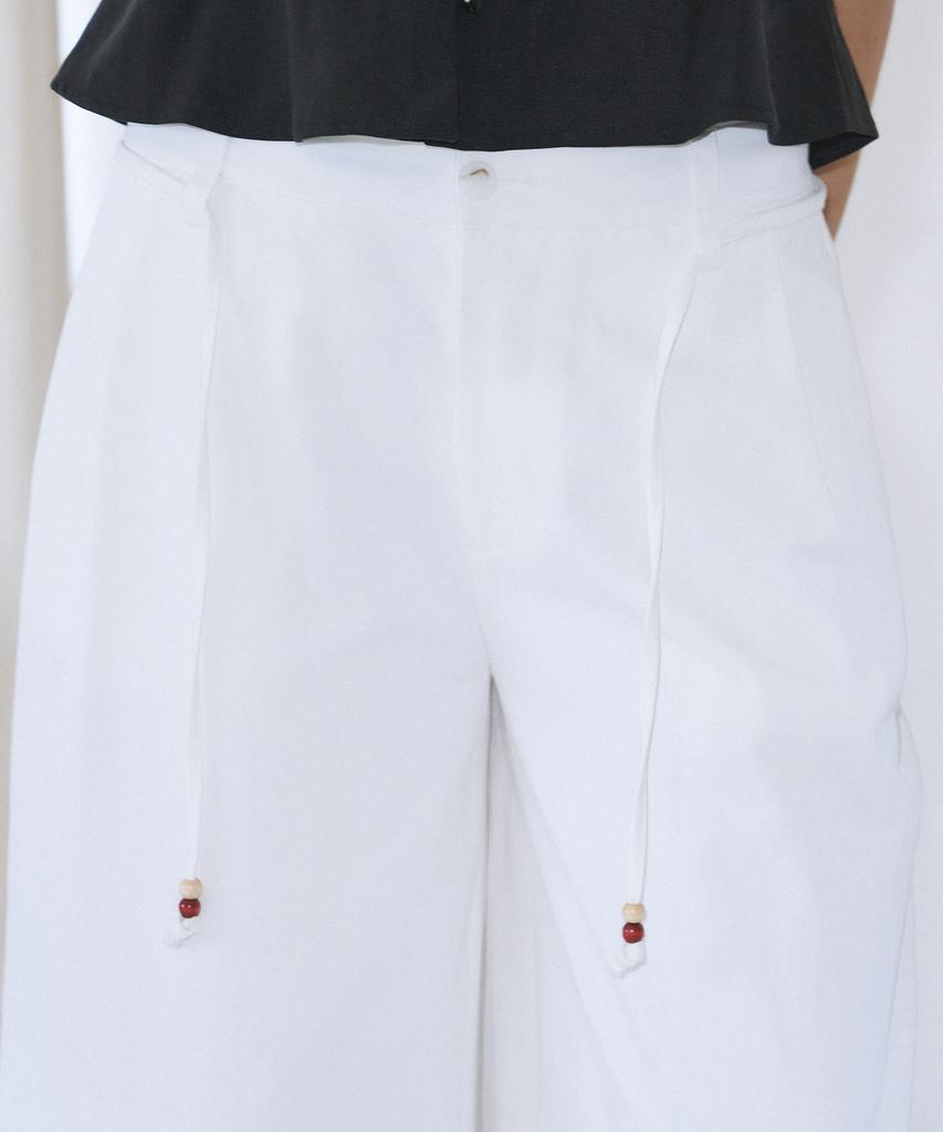 Хлопковые брюки Kiyamo Mocha с одним защипом, изогнутого кроя _Off White