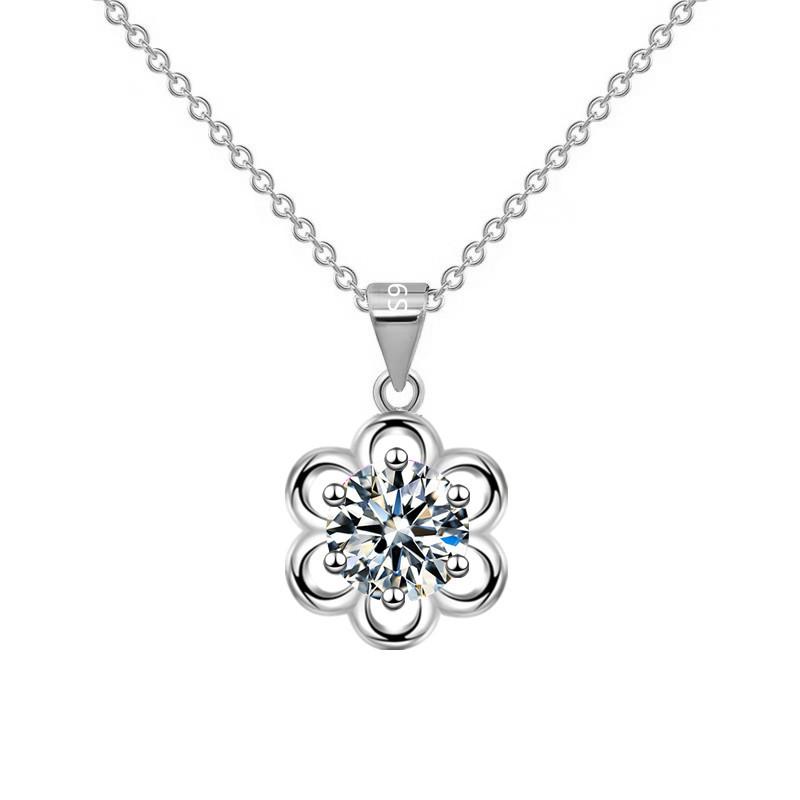 Moissanite Zircon Sunflower Pendant Necklace Accessories Ladies Niche Fashion Collarbone Necklace Jewelry