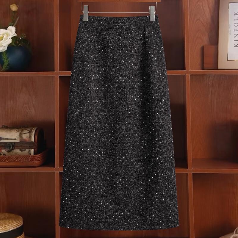 Женский профессиональный костюм-двойка: блейзер и юбка