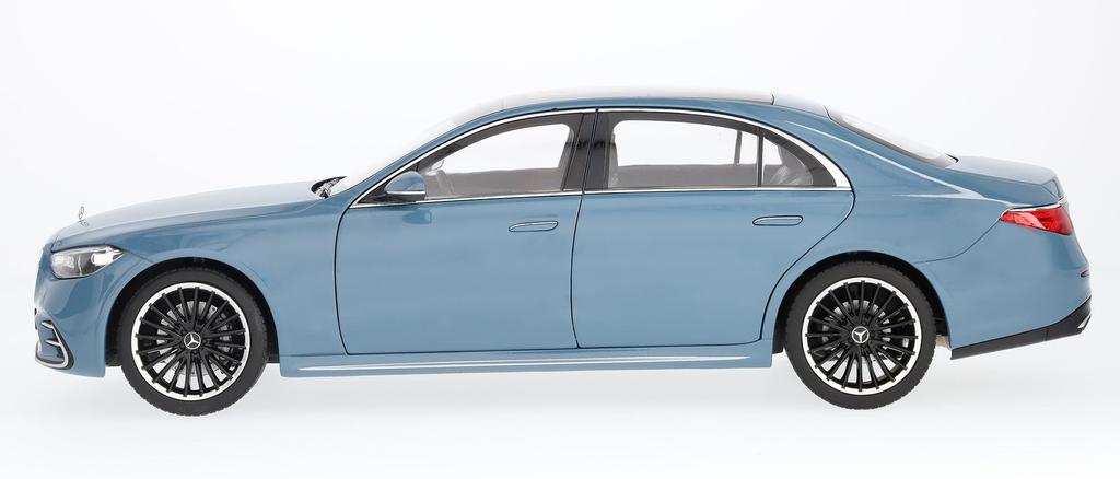 Genuine Scale MANUFAKTUR Vintage Blue [Mercedes-Benz Collection] S-Class (V223) 1/18