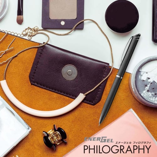 Шариковая ручка Pentel с гелевыми чернилами Energel Philography 0,5 мм, черная Axis BLN2005A, черная