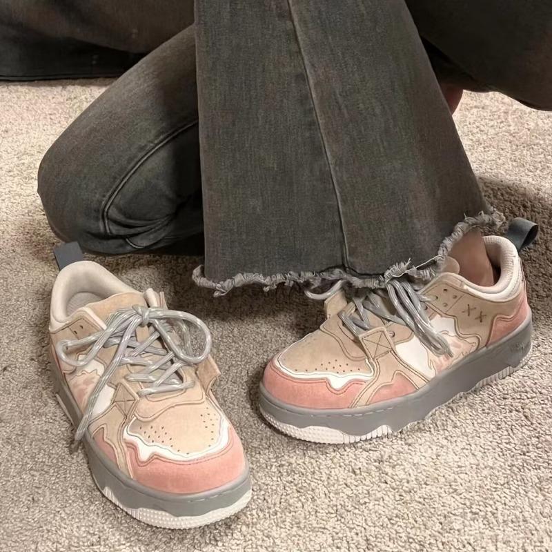 Ретро студенческие спортивные туфли женские весенние новая расцветка толстая подошва женские трендовые универсальные белые туфли