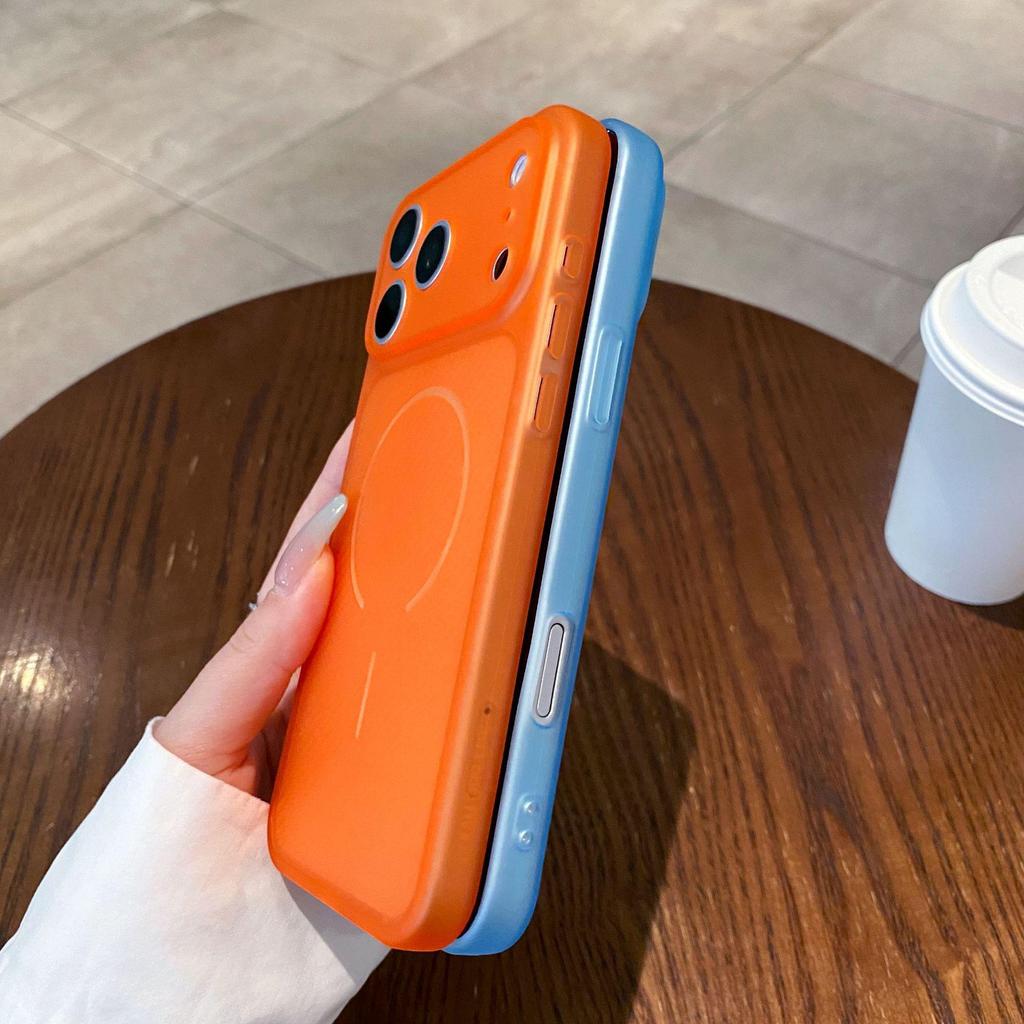 Ультратонкий чехол с магнитной адсорбцией для iPhone 17 Pro Max, матовый, с диагональными полосками, противоударный защитный чехол.
