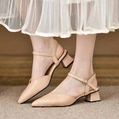 Модная женская обувь 2024 года, модные женские босоножки с закрытым носком, модные босоножки с пряжкой и ремешком для офиса и карьеры, новые босоножки на каблуке больших размеров