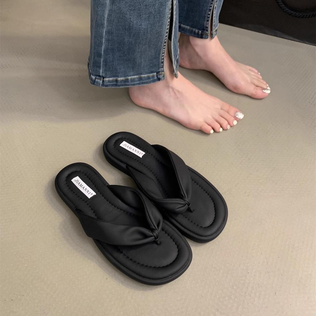 Повседневные плоские шлепанцы женские летние 2025 новые приморские пляжные шлепанцы