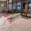 Магнитный чехол для iPhone 17 Pro Max с сотовой структурой для рассеивания тепла, вращающейся на 360° подставкой и полной защитой.