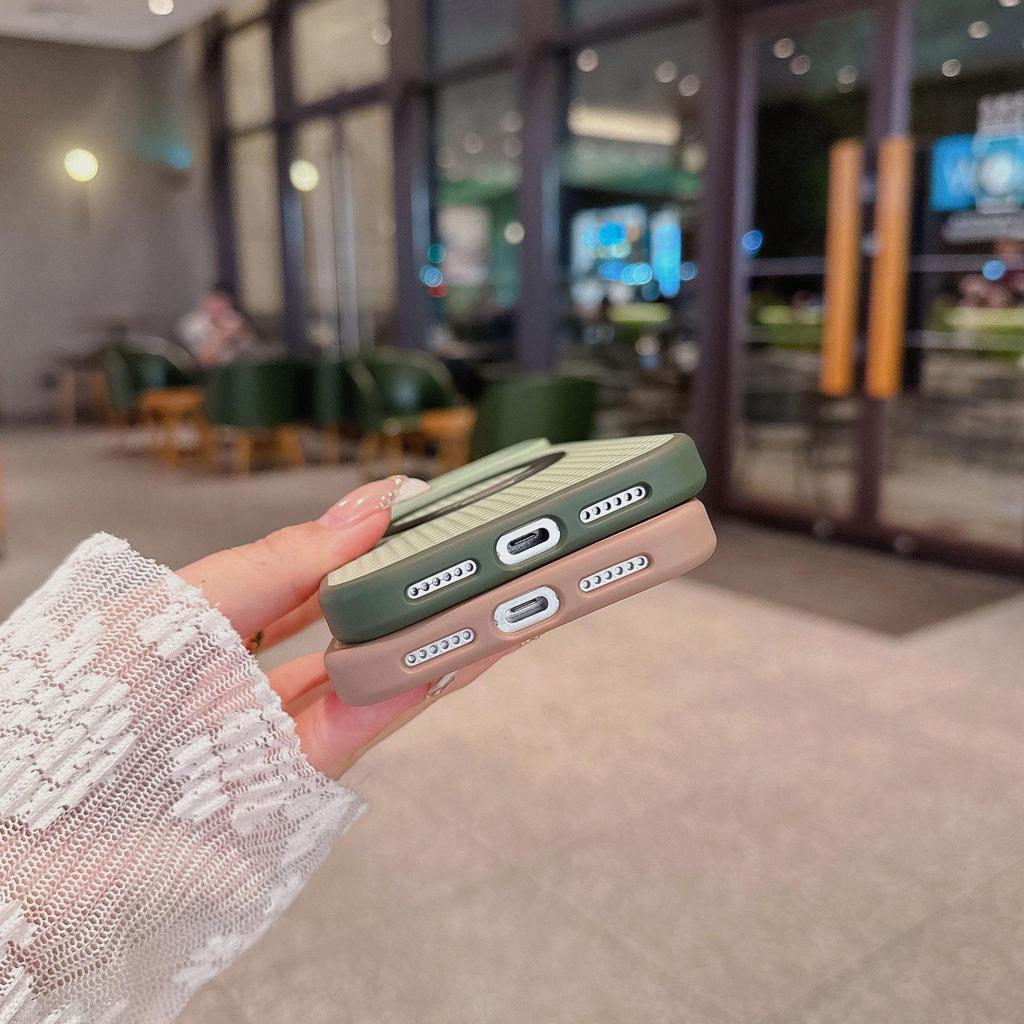 Магнитный чехол для iPhone 17 Pro Max с сотовой структурой для рассеивания тепла, вращающейся на 360° подставкой и полной защитой.