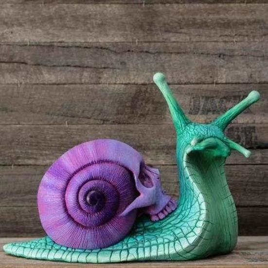 Садовая статуя улитки-черепа, Хэллоуинская скульптура улитки-черепа из смолы, готическая улитка-скелет, украшение для патио, газона, дома, офисного стола