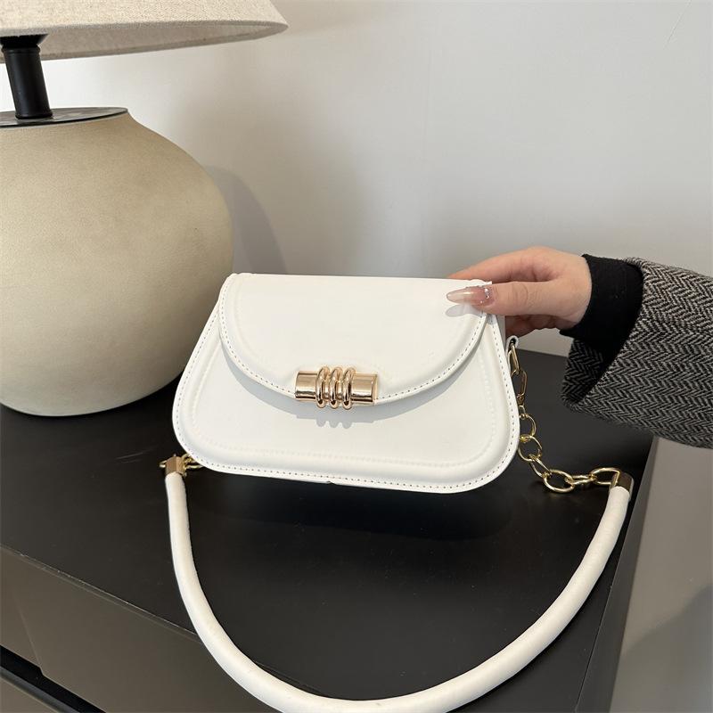 Женская маленькая сумка для поездок на работу Женская сумка-багет на цепочке 2025 новая однотонная сумка-мессенджер