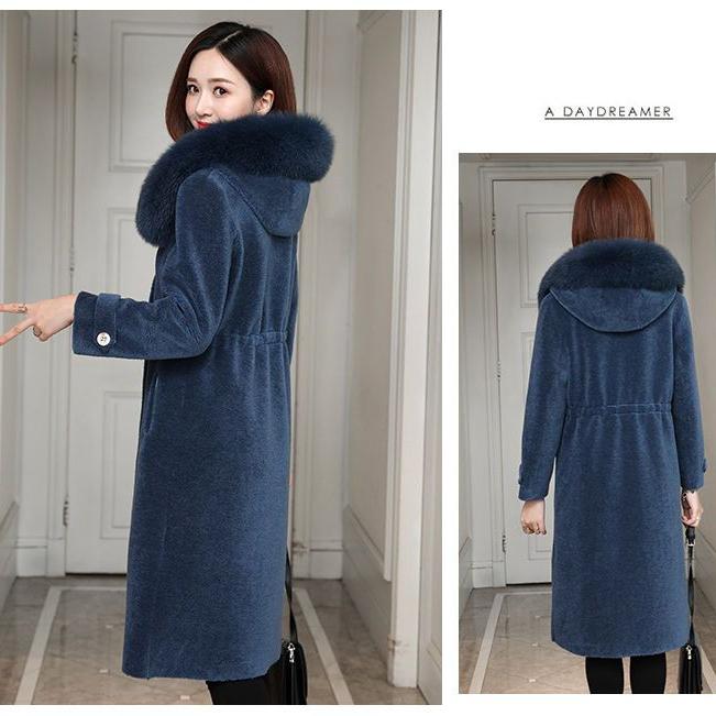Warm and Fashionable Women's Hooded Sheepskin Fleece Coat with Fur Collar