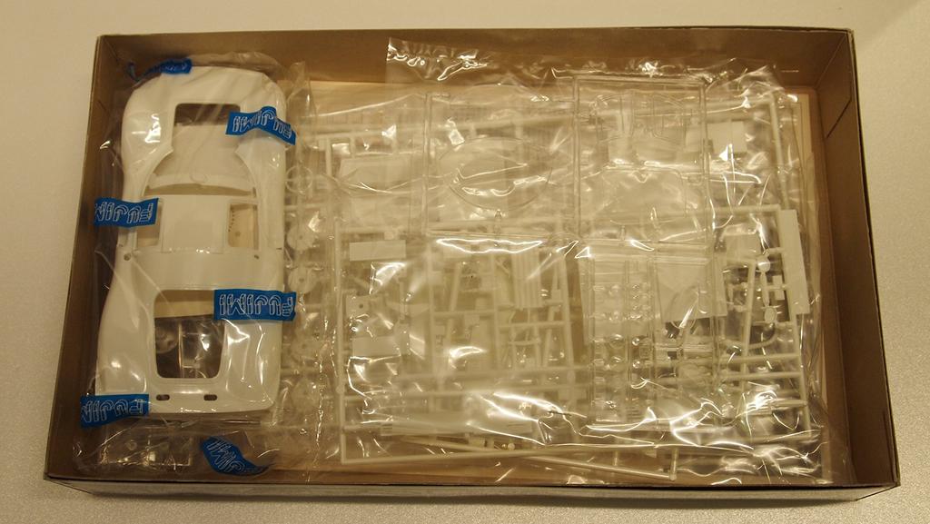 Ferrari 330 P4 BERLINETTA Limited To 3000 Units Special Decal Top Quality Silk Screen Out of Print 1/24 (with Decal)