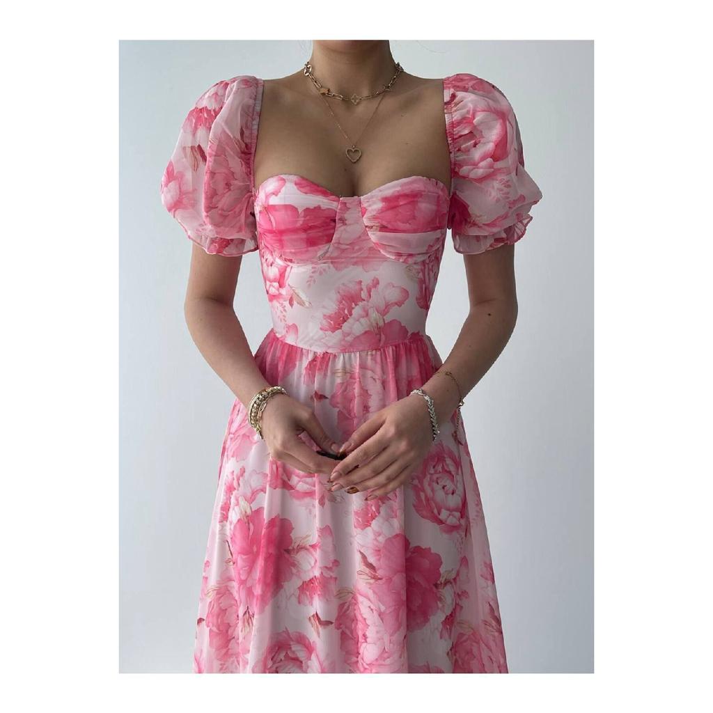 Платье с разрезом и цветочным узором