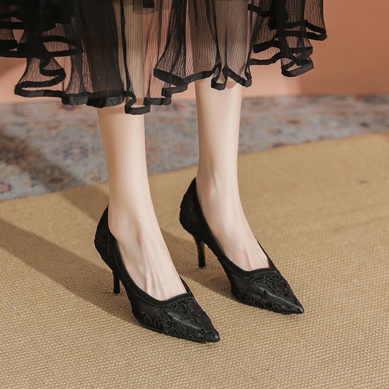 Туфли на высоком каблуке женские 2025 весна новые женские туфли сексуальные кружевные полые одинарные туфли туфли подружки невесты свадебные туфли