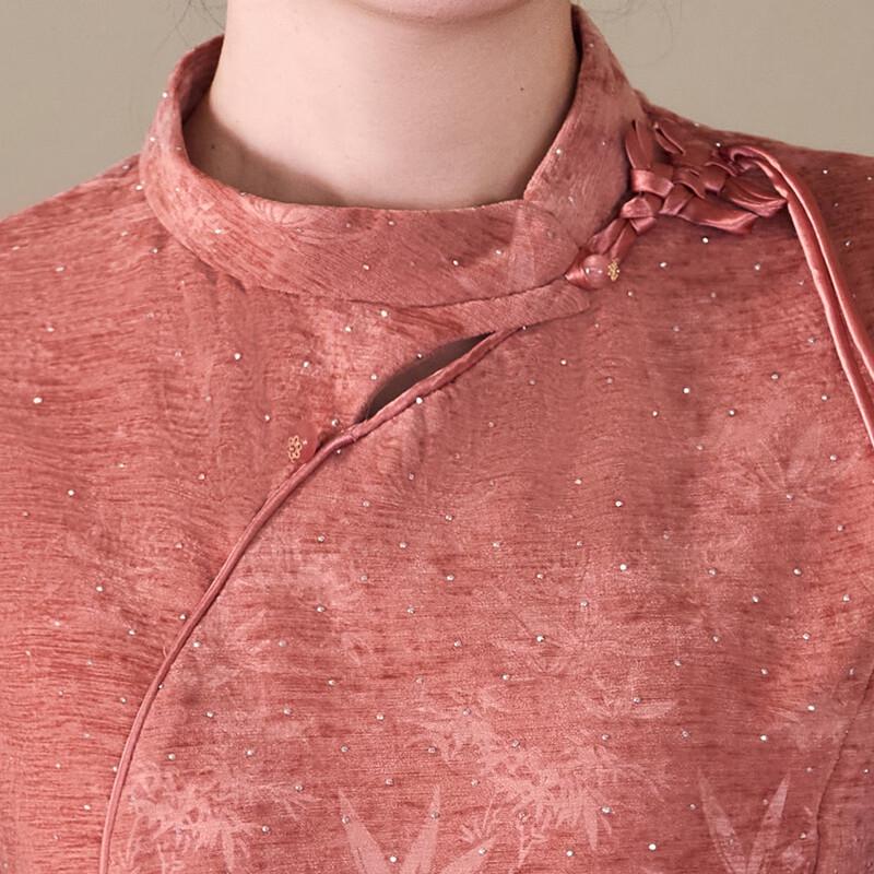 Элегантное платье в китайском стиле для матери невесты с цветочным принтом