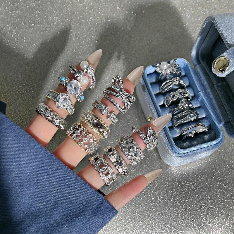 Роскошное змеиное кольцо с полным бриллиантовым покрытием: Блестящая, Дорогая Медная Монета Открытого Дизайна для Женщин
