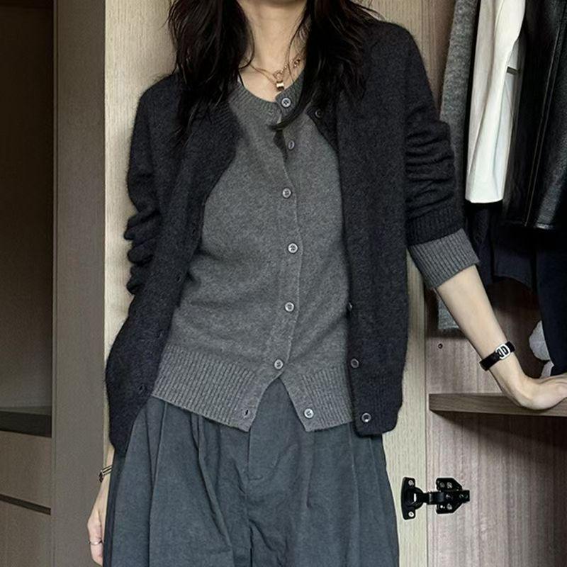 Korean Style 100% Wool Color Block Women's Layered Knit Cardigan – High-End Lazy Style Round Neck Sweater.