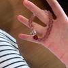 Яркий браслет из клубничного кварца: Свежий и универсальный