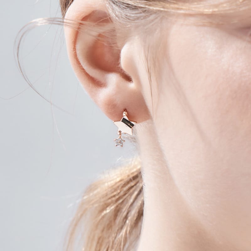 CRANNE 14K GF Простые серьги-гвоздики со звездой C24EGF192