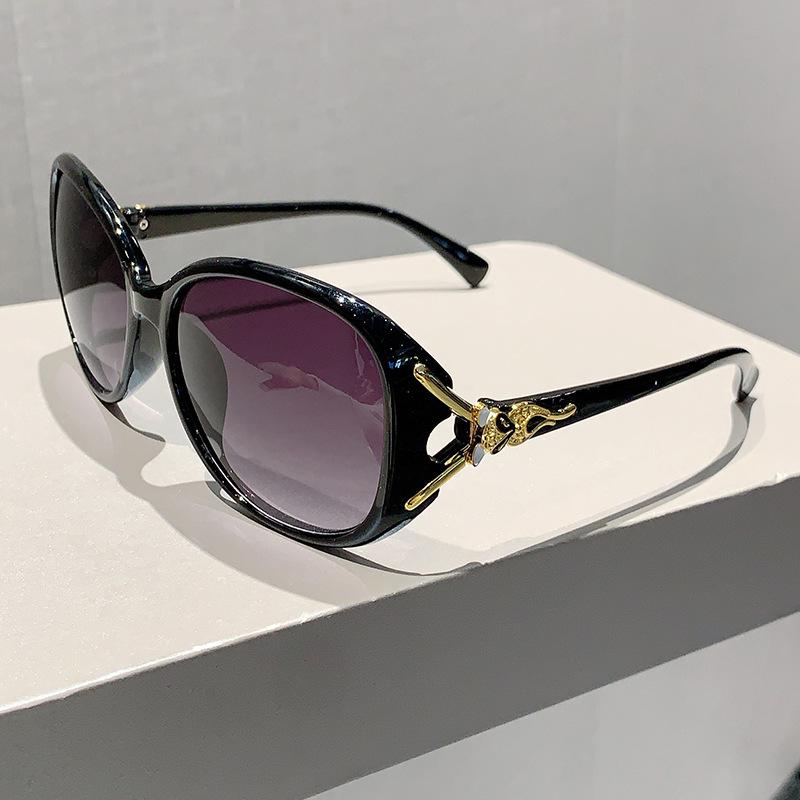 Women's sunglasses, new fox head, high-end sense, large frame, thin and fashionable wear, UV-proof sunglasses.