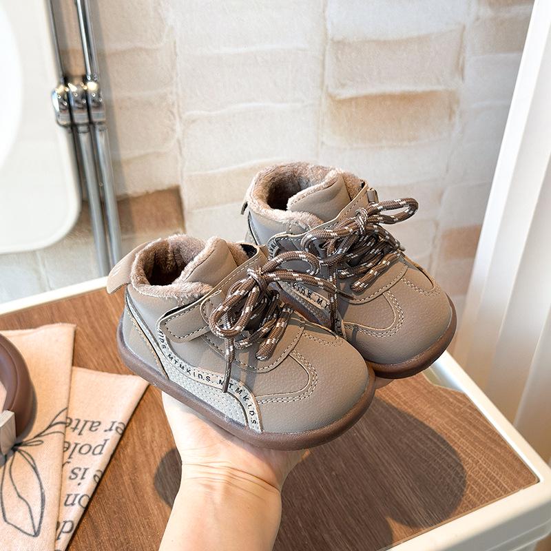 Детская хлопковая обувь Зима 2025: Подростковая спортивная обувь для улицы для мальчиков, немецкие тренировочные туфли, нескользящие, модные туфли из второго хлопка для девочек.