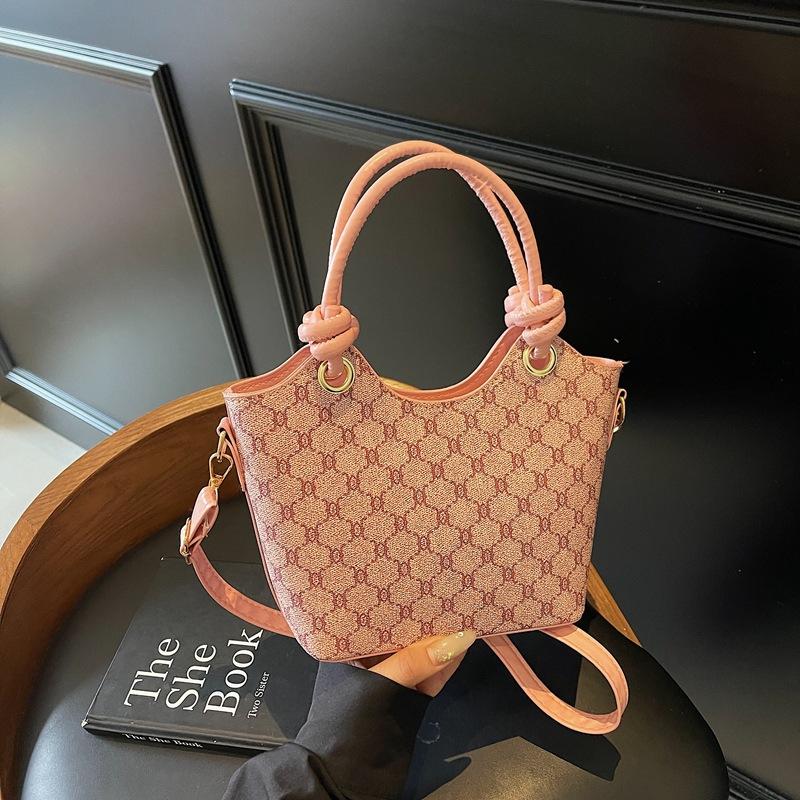 European and American Shoulder Bag Oblique Span Bag 2025 New Trend Versatile Bucket Bag French Retro Underarm Women's Bag