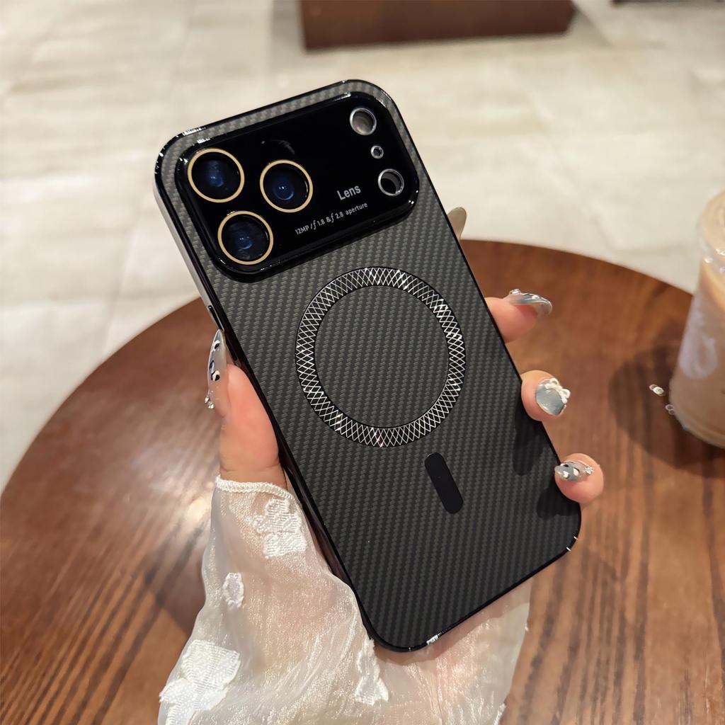 Магнитный чехол из углеродного волокна iPhone 17 Pro Max с большим окном - Совместим с iPhone 16/17 Pro.