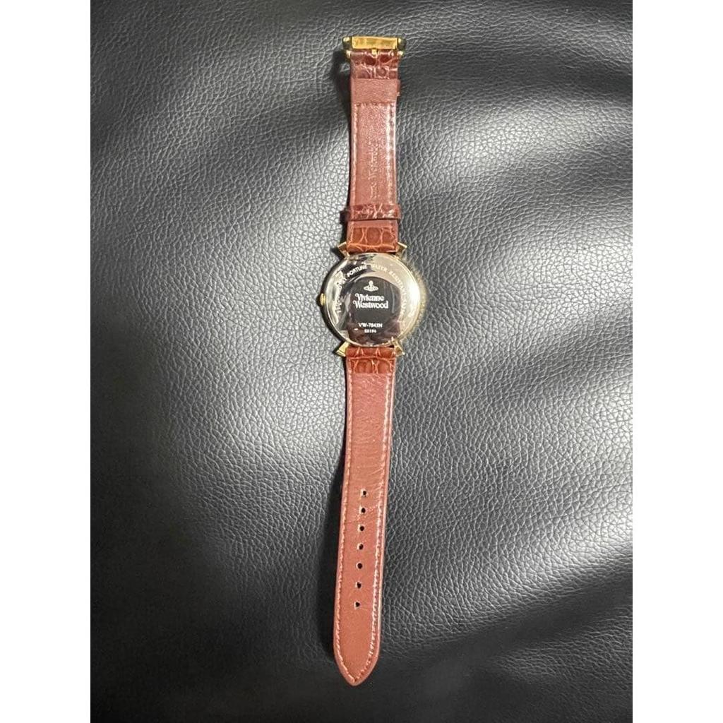 Подержанные часы Vivienne Westwood с коробкой и инструкцией