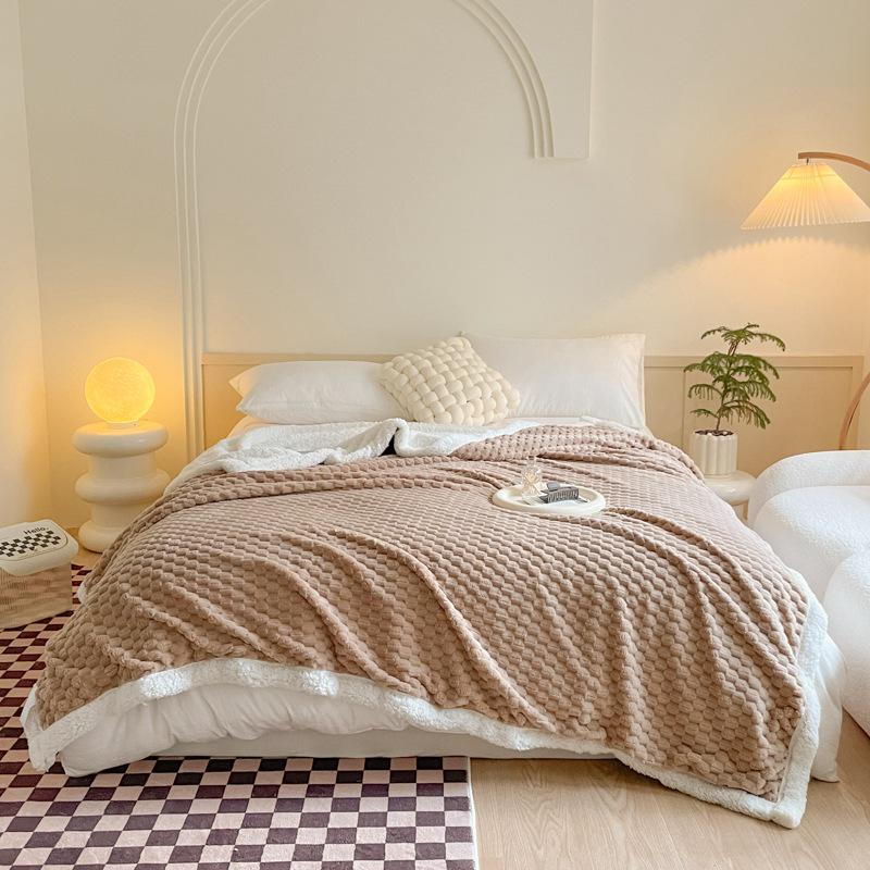 Golden Turtle Velvet Double-Layer Fleece Blanket - Flannel & Lamb Velvet for Autumn/Winter