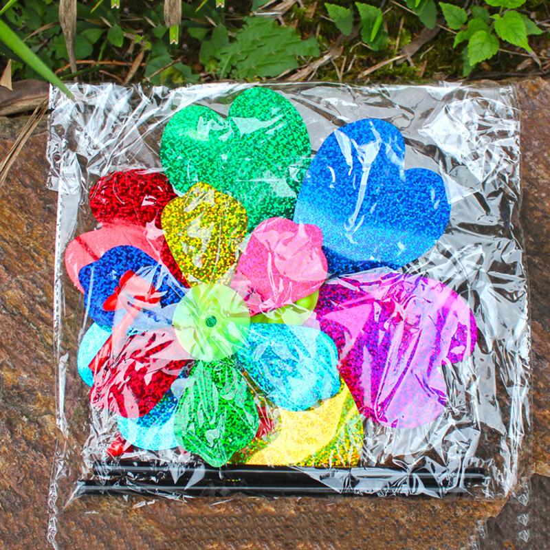 1 шт. Красочный пайеточный вертушка Пластиковый декор в форме сердца Ветряная мельница Декор для улицы Сад Газон Праздничный Яркие цвета Вращающаяся Веселая Сцена