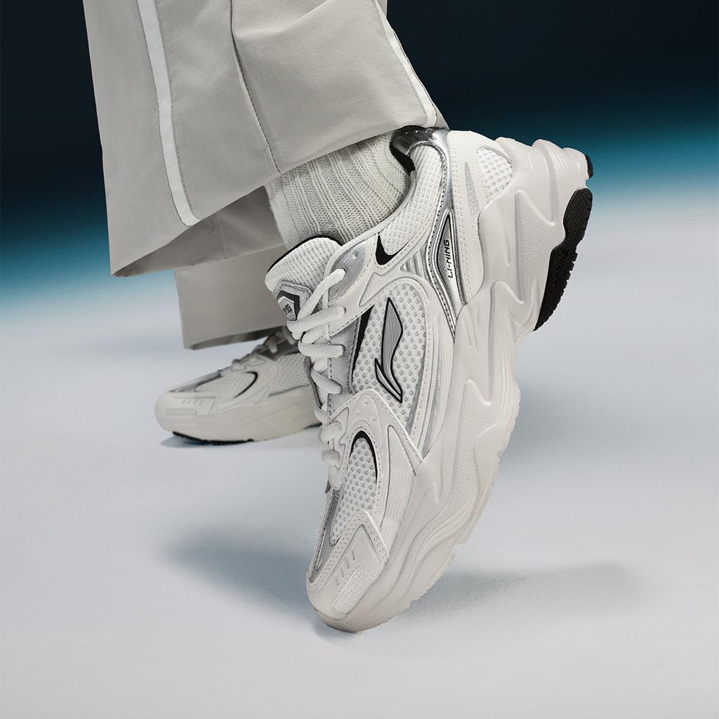 New LiNing Meteor 2K Shock Absorbers Slip Resistant Abrasion Resistant Low Top Chunky Sneakers Women's White Silver AGCU358-1