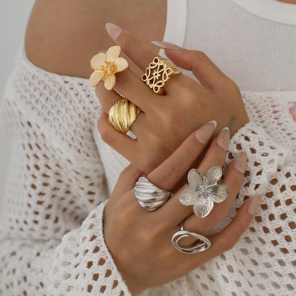 Кольцо из сплава Cold Wind, нестандартные креативные квадратные полые кольца, набор новых модных колец в литературном ретро-стиле, легкое роскошное женское кольцо для поездок на работу