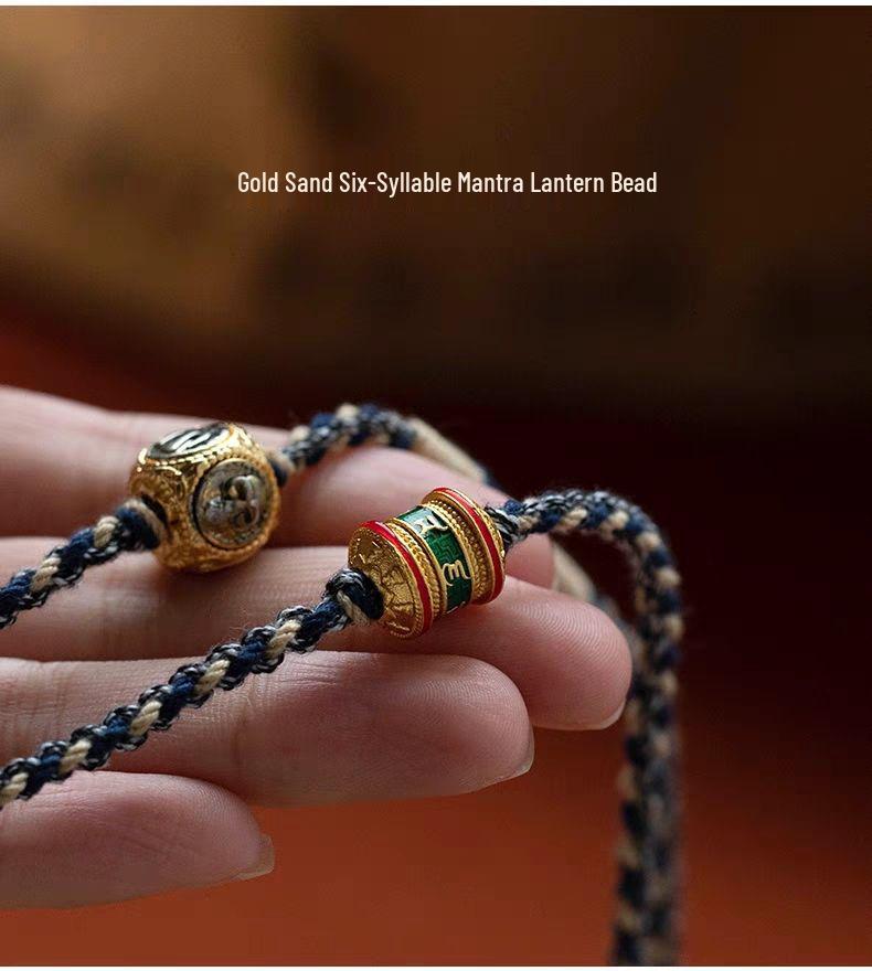 Плетеное ожерелье-подвеска Тханка в тибетском стиле с амулетом Будды и шестислоговой мантрой.