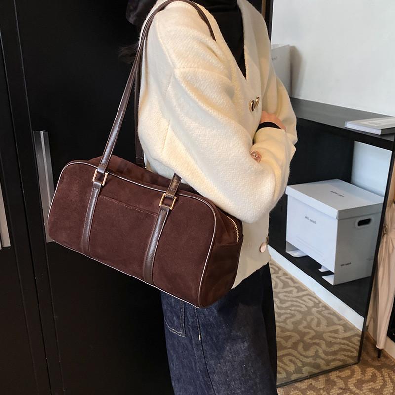 Ielgy This Year's Popular Boston Bag Female Large Capacity 2024 New Style Autumn Winter Frosted Retro One-Shoulder Commuter Pillow Bag