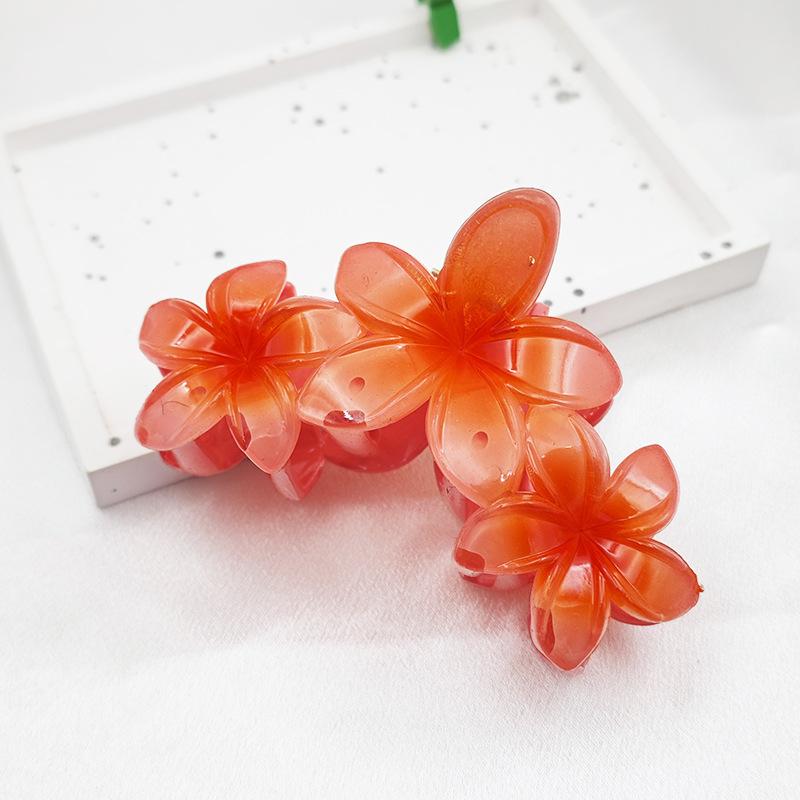 Стильная летняя пластиковая заколка-краб для волос с франжипани