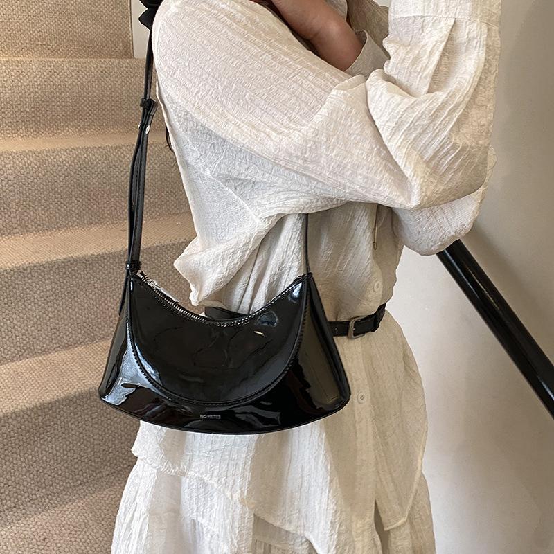 Премиальное ощущение иностранного стиля маленькая сумка женская лето 2025 новая мода нишевый дизайн сумка-мессенджер женская на плечо подмышку