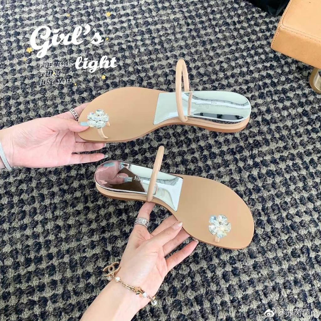 [sheii Su Yinyin] A Flower~ Pigeon Egg Rhinestone Cover Toe Beach Slope Heel Slippers Women's Sandals Outside