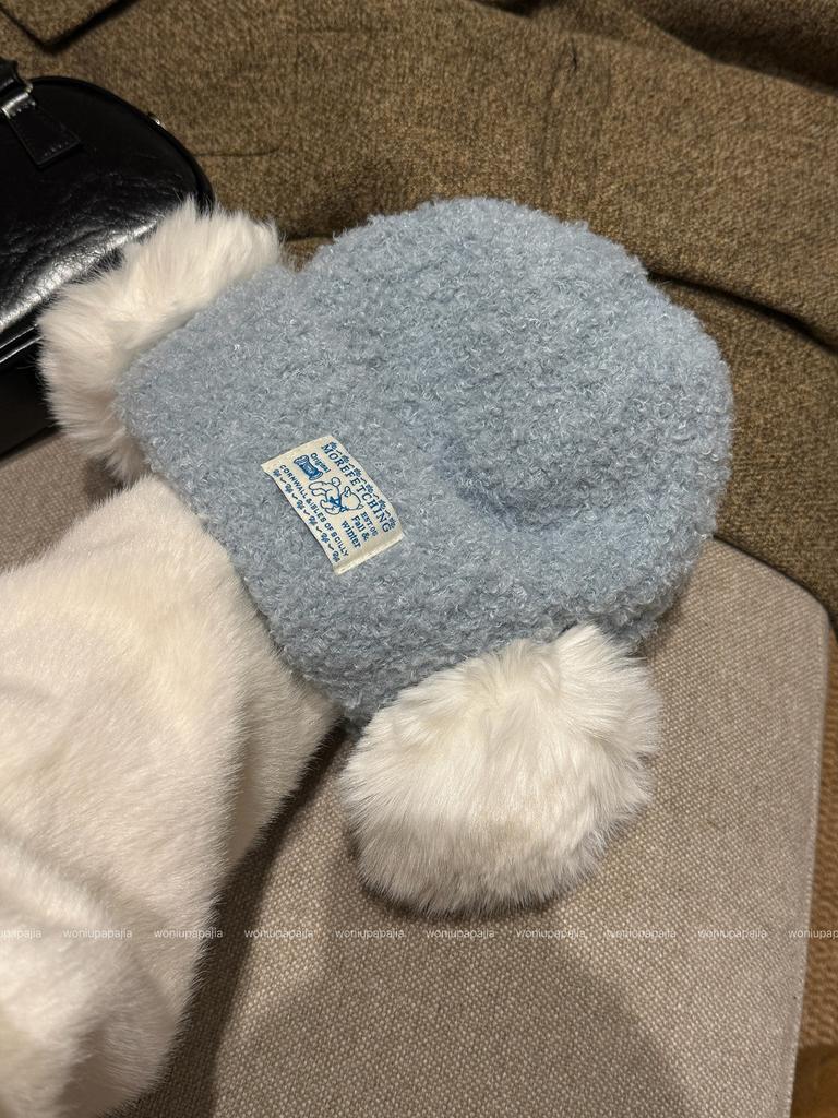 Plush knitted hat for women, thickened and warm in winter, cold-proof ear protection hat in winter, showing a small face, wool hat, cute ear bag hat