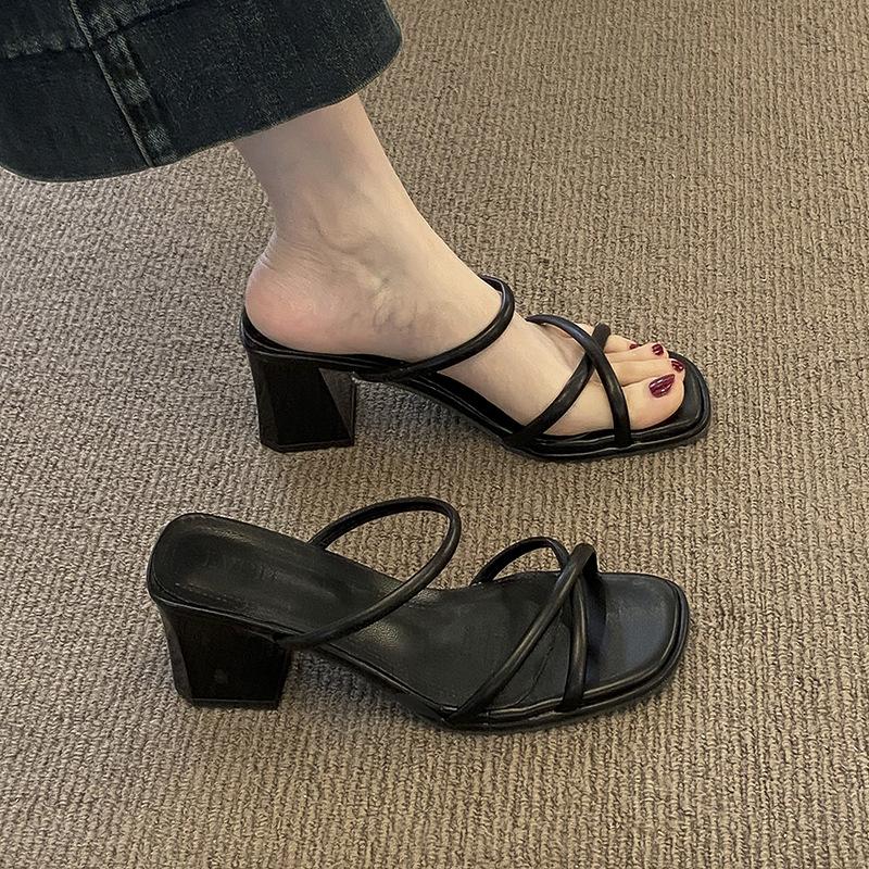 Французские нишевые крутые шлепанцы на толстом каблуке, сказочная обувь для улицы, лето 2025, новинка, сандалии на среднем каблуке с тонкими ремешками для юбки