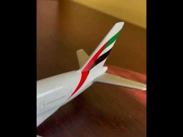 Daron Emirates A380 Одноместный самолет от Daron