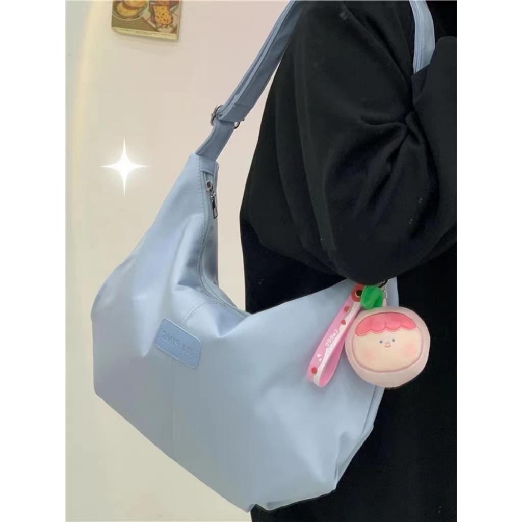 Женская модная сумка кроссбоди большой вместимости с регулируемыми плечевыми ремнями и застежкой-молнией - Изготовлена из прочного полиэстера