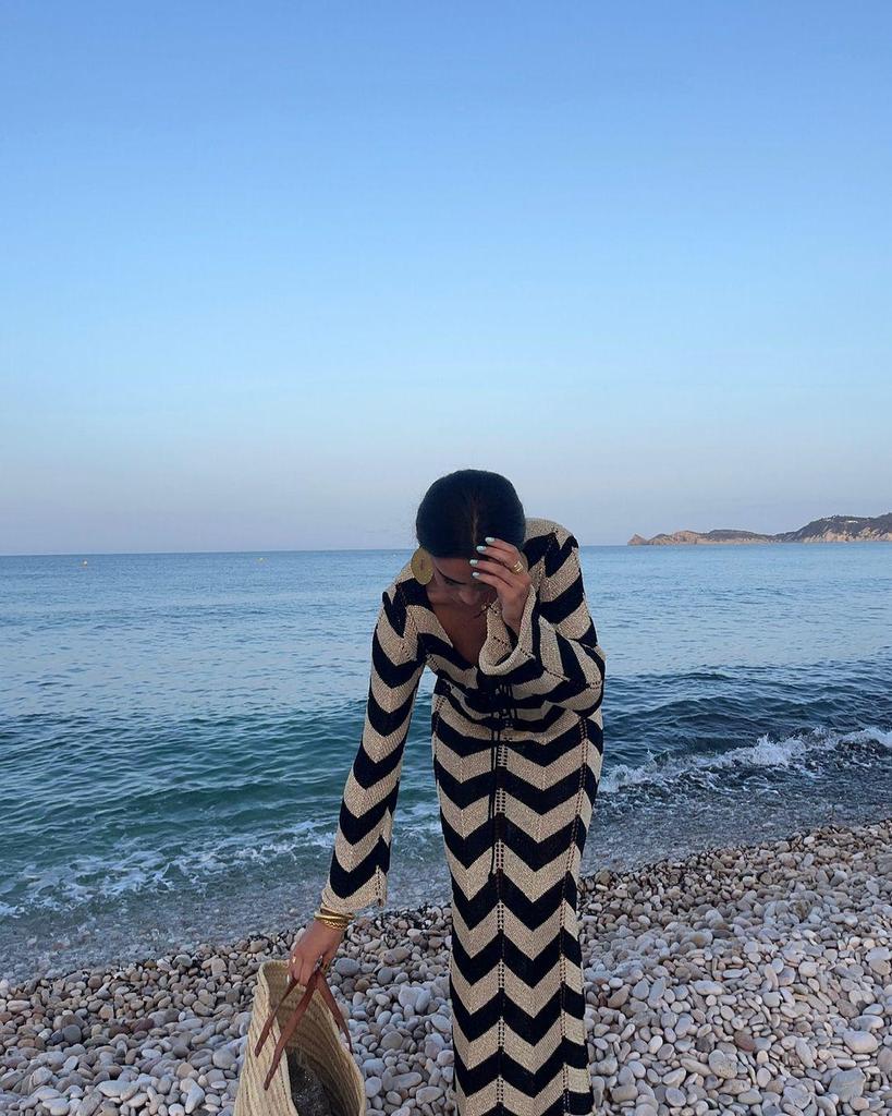 2024 European-American Reversible Tie-up Hollow-Out Slimming Beach Dress