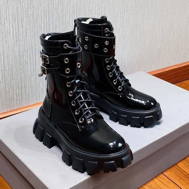 2021 New Versatile British Wind Locomotive Boots Flat-bottomed Thick-soled Korean Version Short Boots Student Black Martin Boots Women